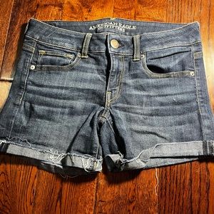 American eagle women’s jean shorts
